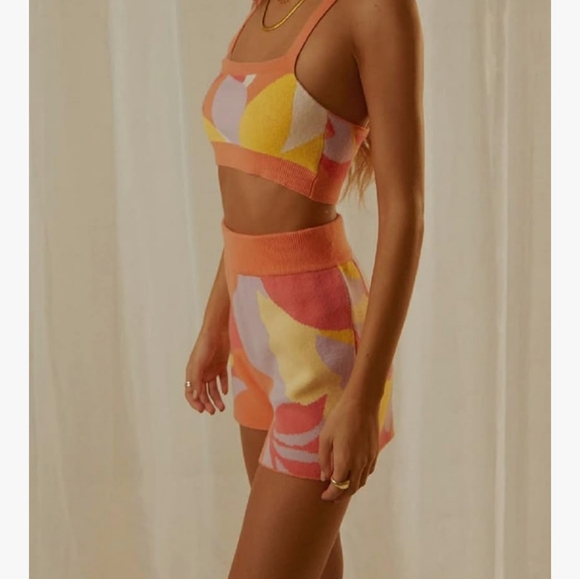 Retro Floral Two Piece Outfit - Picture 5 of 6